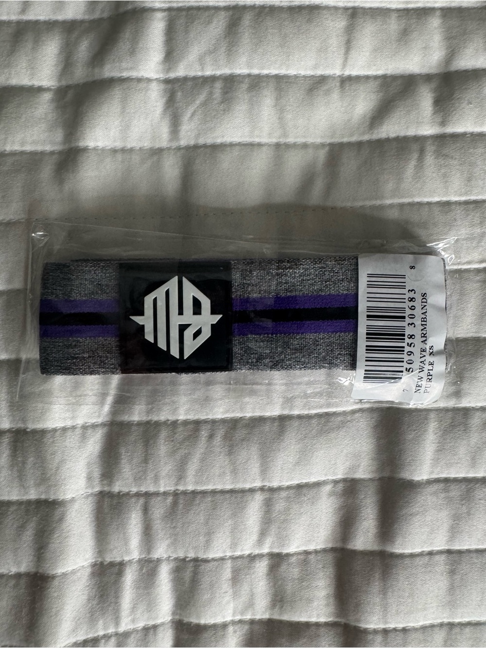 BREEDWELL Performance Elastic Arm Bands in Purple and Gray - Picture 2 of 5